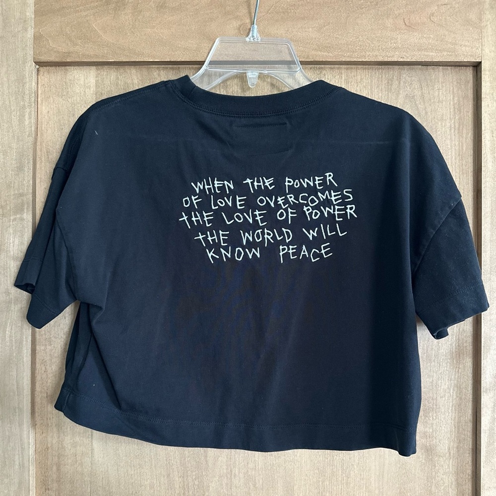 CHNGE Cropped T-Shirt with Peace Symbol